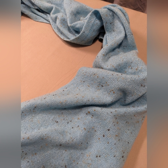 NWT: Kinross Cashmere Scarf- 17" x 75" - Picture 9 of 12